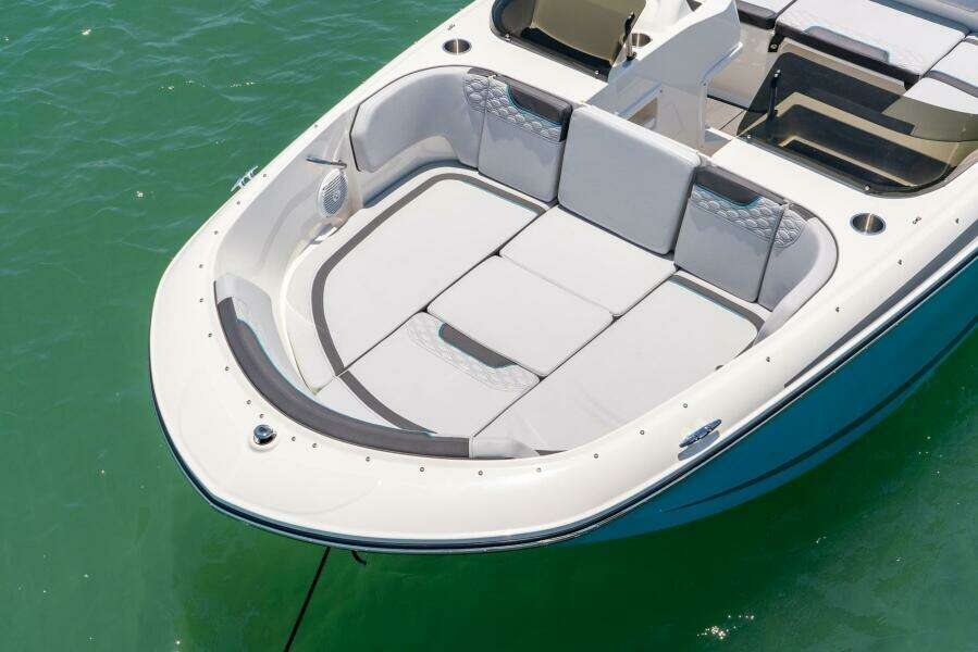 17ft Bayliner Yacht For Sale