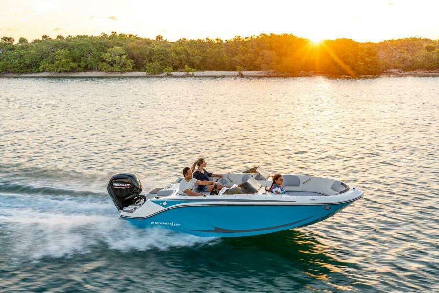 17ft Bayliner Yacht For Sale