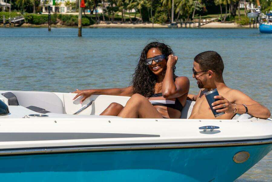 17ft Bayliner Yacht For Sale