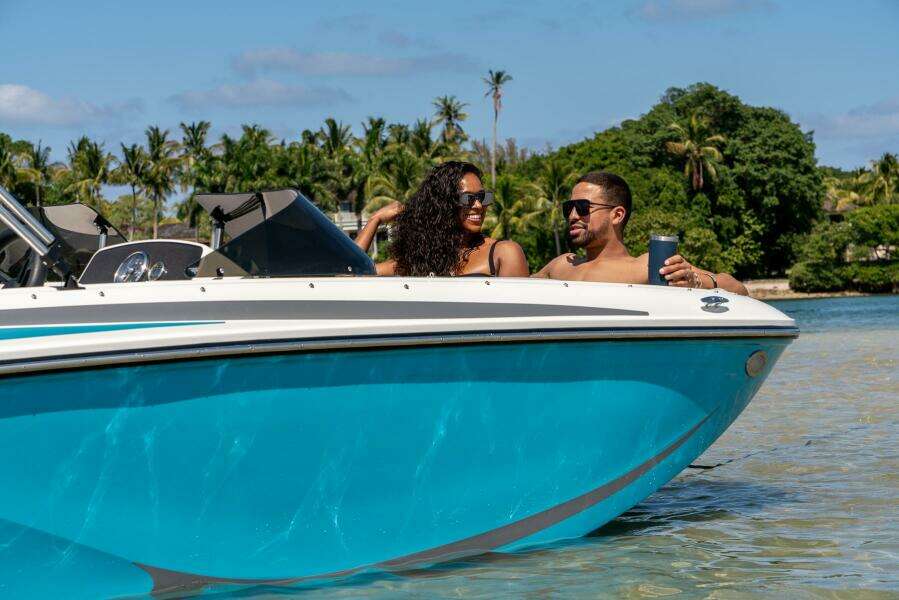 17ft Bayliner Yacht For Sale