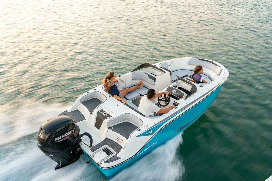 17ft Bayliner Yacht For Sale