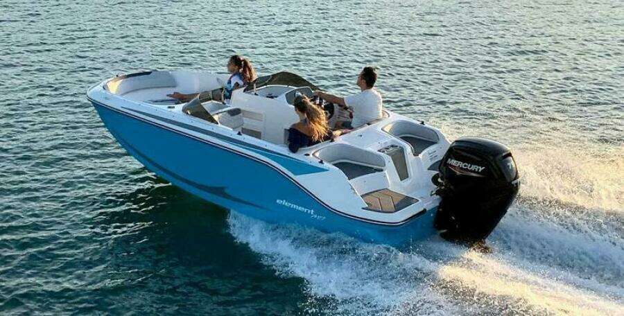 17ft Bayliner Yacht For Sale
