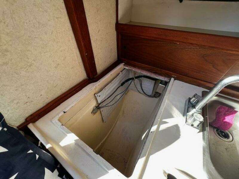 Dulcinea 30ft Willard Yacht For Sale