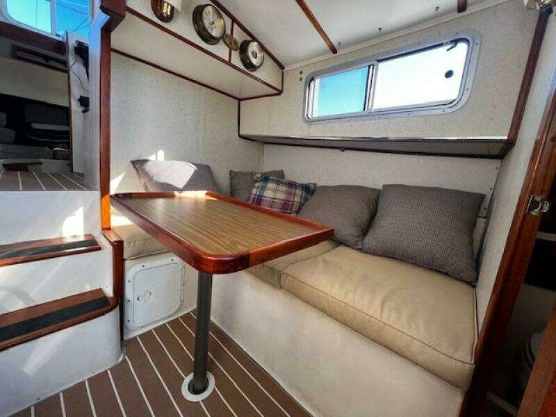 Dulcinea 30ft Willard Yacht For Sale