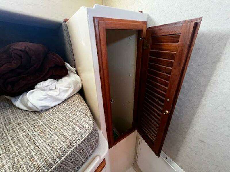 Dulcinea 30ft Willard Yacht For Sale