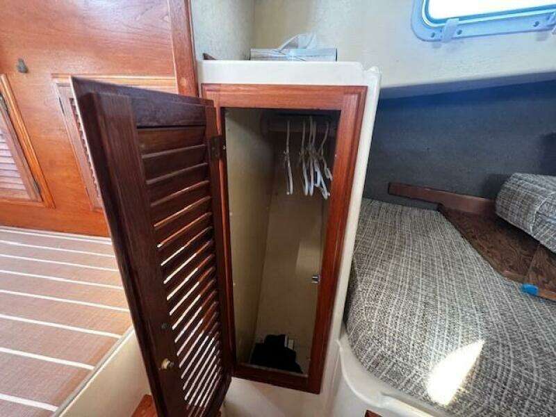 Dulcinea 30ft Willard Yacht For Sale