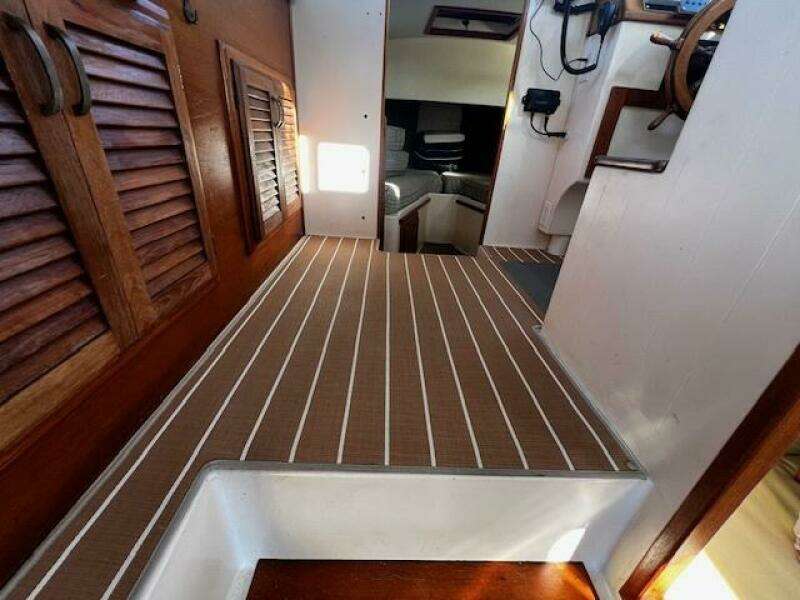 Dulcinea 30ft Willard Yacht For Sale