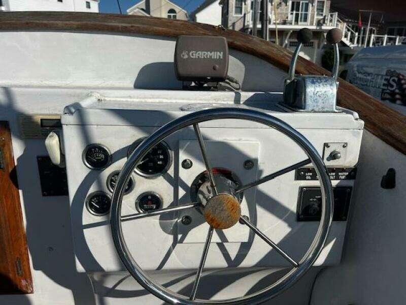 Dulcinea 30ft Willard Yacht For Sale