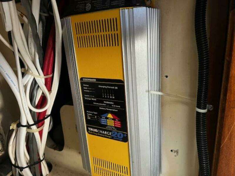 Dulcinea 30ft Willard Yacht For Sale