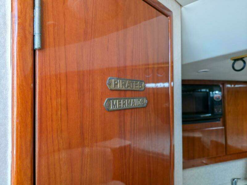 35ft Buddy Davis Yacht For Sale