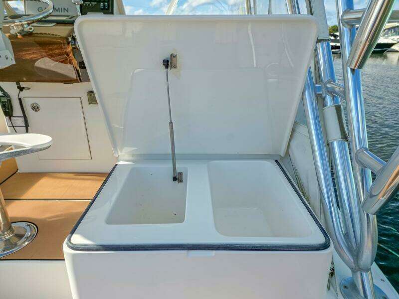 35ft Buddy Davis Yacht For Sale