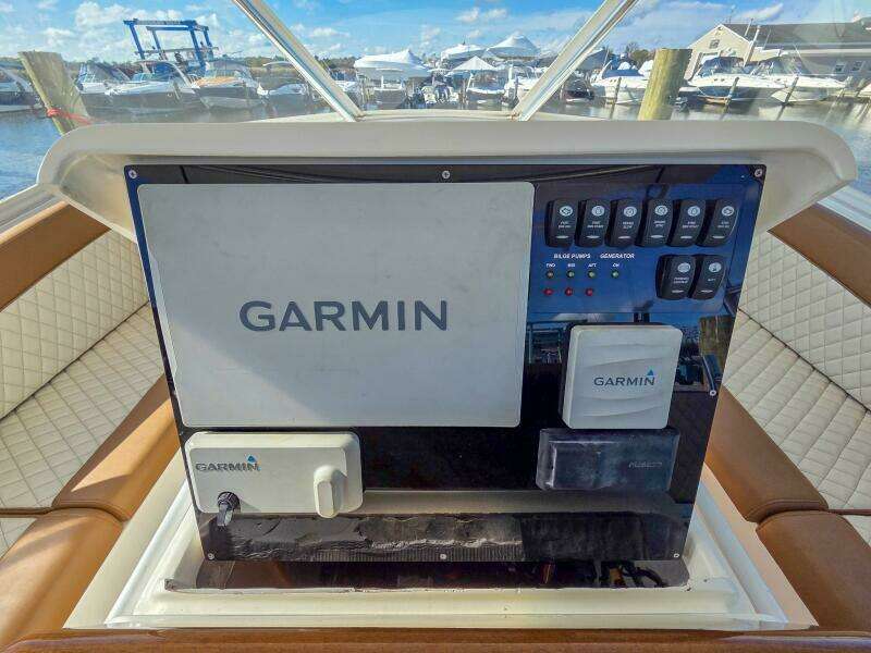 35ft Buddy Davis Yacht For Sale