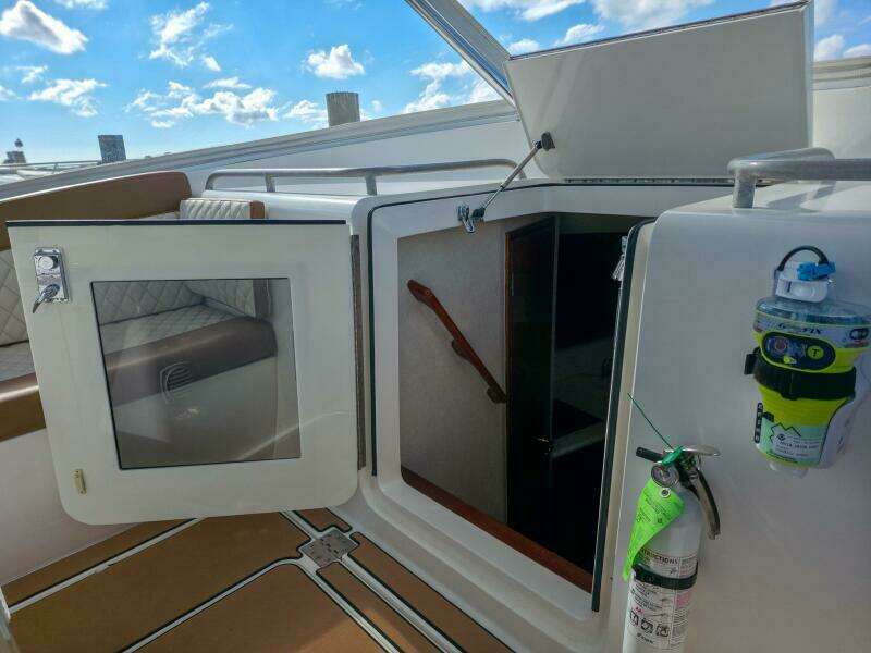 35ft Buddy Davis Yacht For Sale