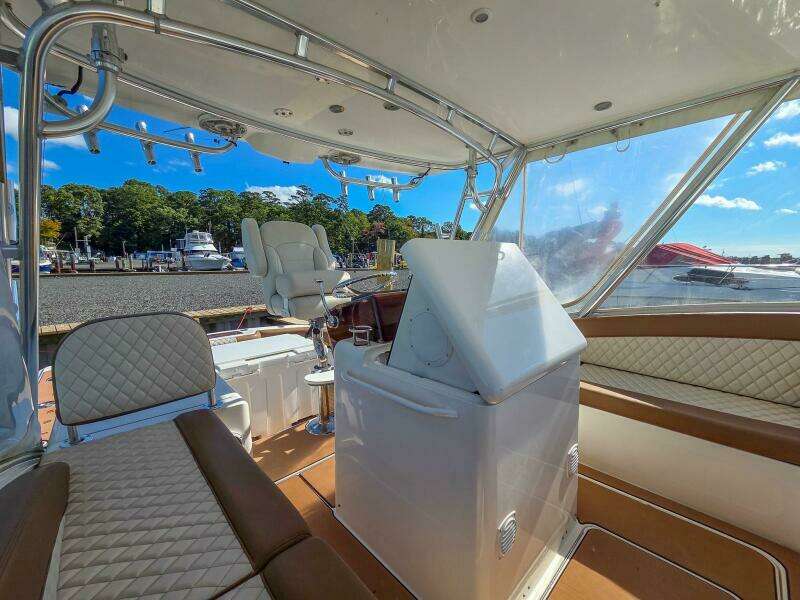 35ft Buddy Davis Yacht For Sale