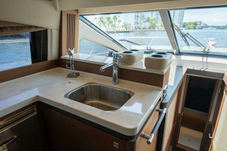 GET  ER DONE  51ft Sea Ray Yacht For Sale