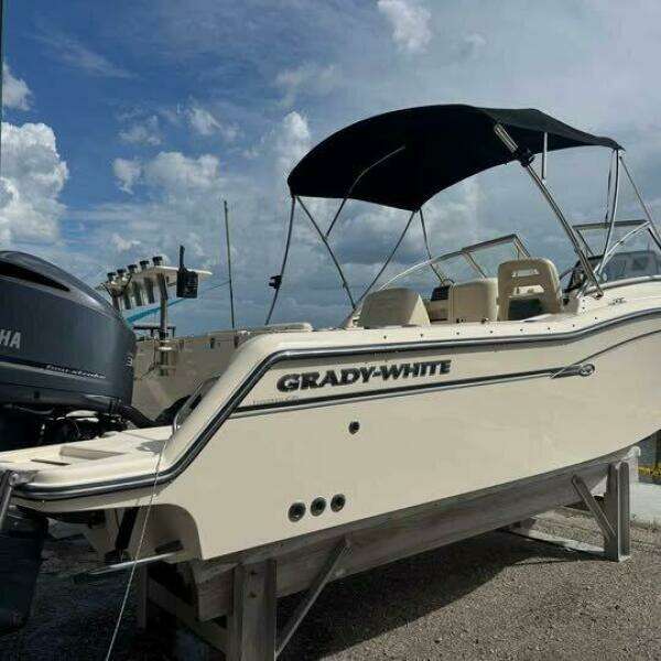 23ft Grady White Yacht For Sale