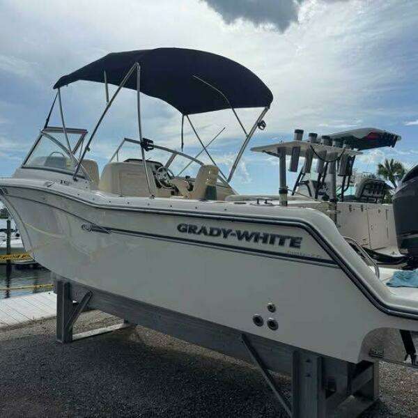 23ft Grady White Yacht For Sale