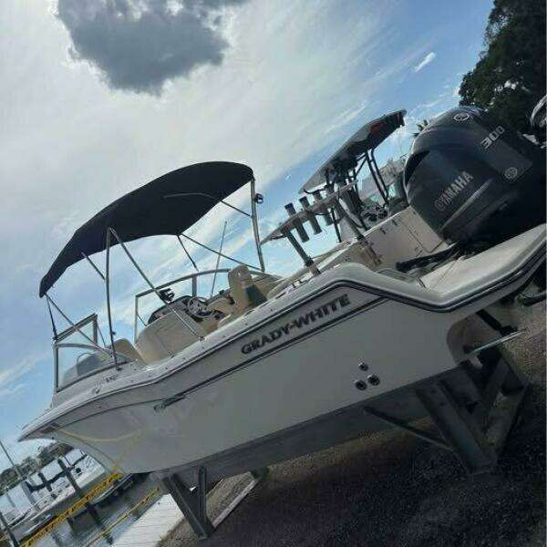23ft Grady White Yacht For Sale