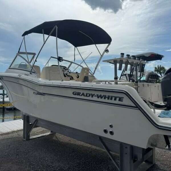 23ft Grady White Yacht For Sale