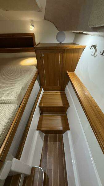 LYNDAH LOU  37ft Aspen Yacht For Sale