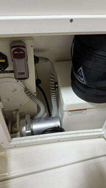 LYNDAH LOU  37ft Aspen Yacht For Sale