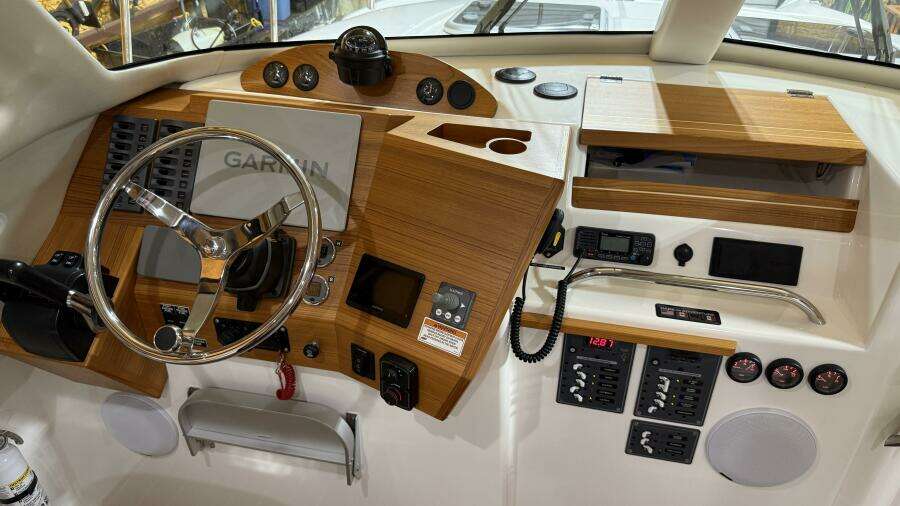 LYNDAH LOU  37ft Aspen Yacht For Sale