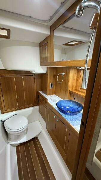 LYNDAH LOU  37ft Aspen Yacht For Sale