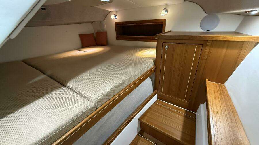 LYNDAH LOU  37ft Aspen Yacht For Sale