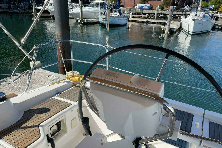 37ft Beneteau Yacht For Sale