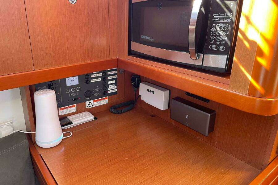 37ft Beneteau Yacht For Sale