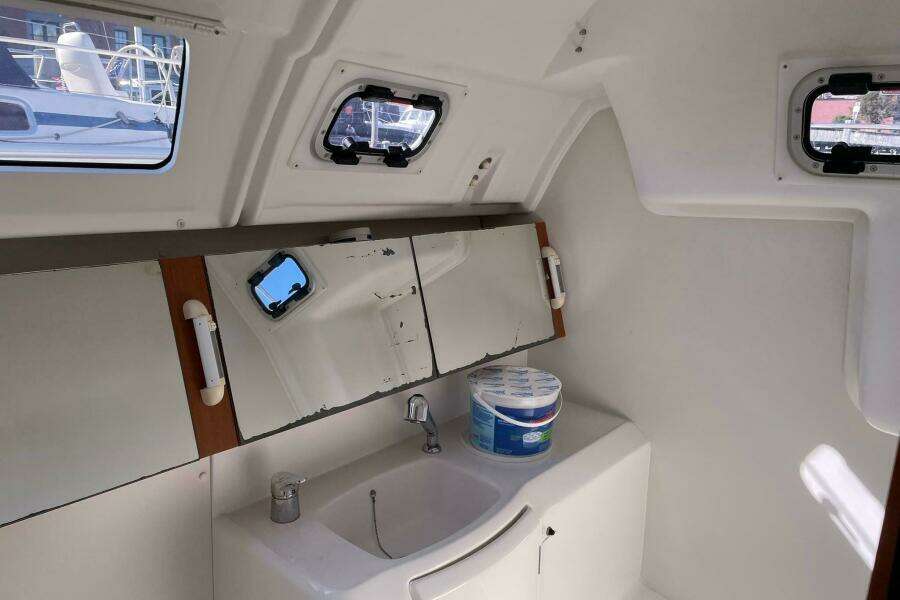 37ft Beneteau Yacht For Sale