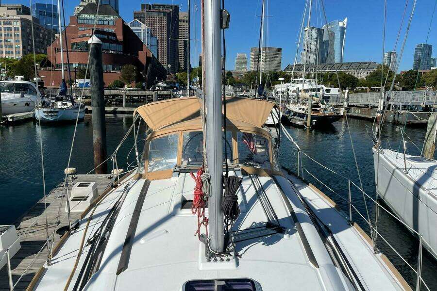 37ft Beneteau Yacht For Sale