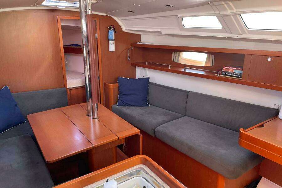 37ft Beneteau Yacht For Sale