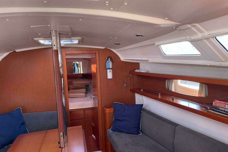 37ft Beneteau Yacht For Sale