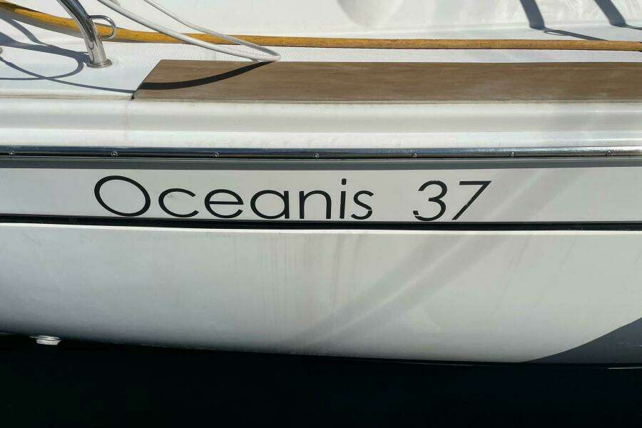 37ft Beneteau Yacht For Sale