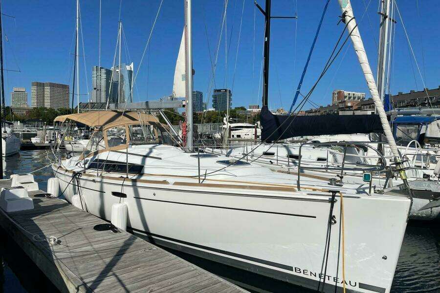 37ft Beneteau Yacht For Sale