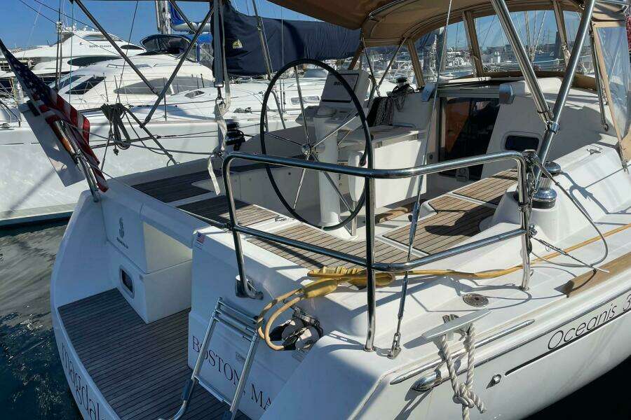 37ft Beneteau Yacht For Sale