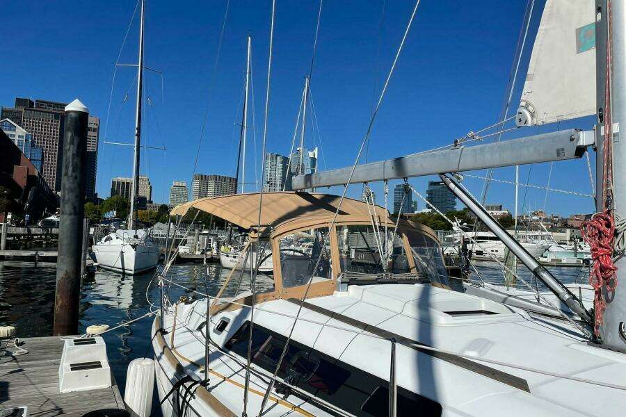 37ft Beneteau Yacht For Sale