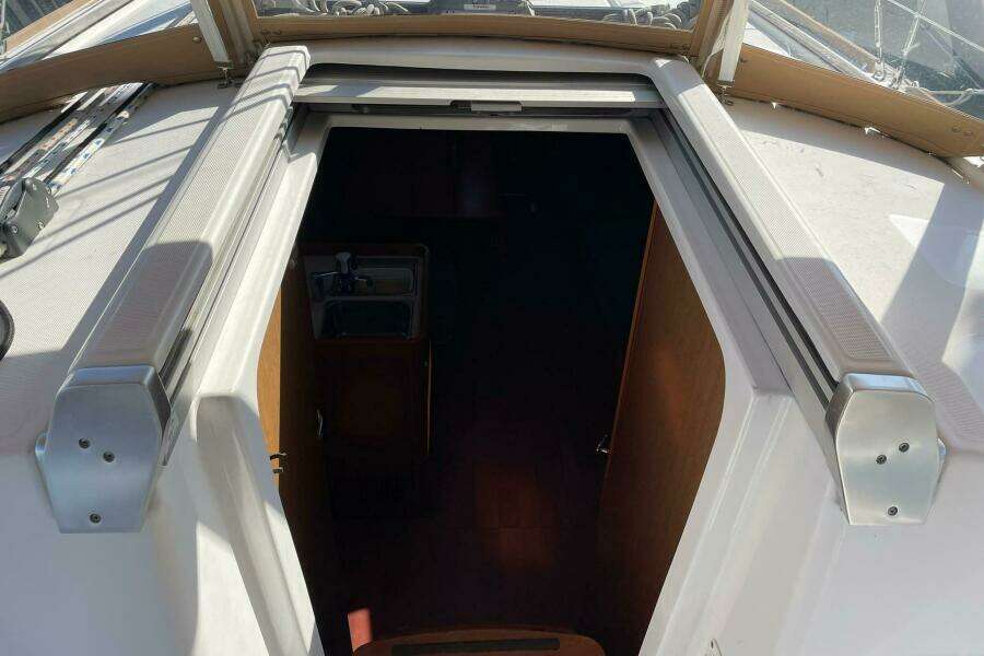 37ft Beneteau Yacht For Sale