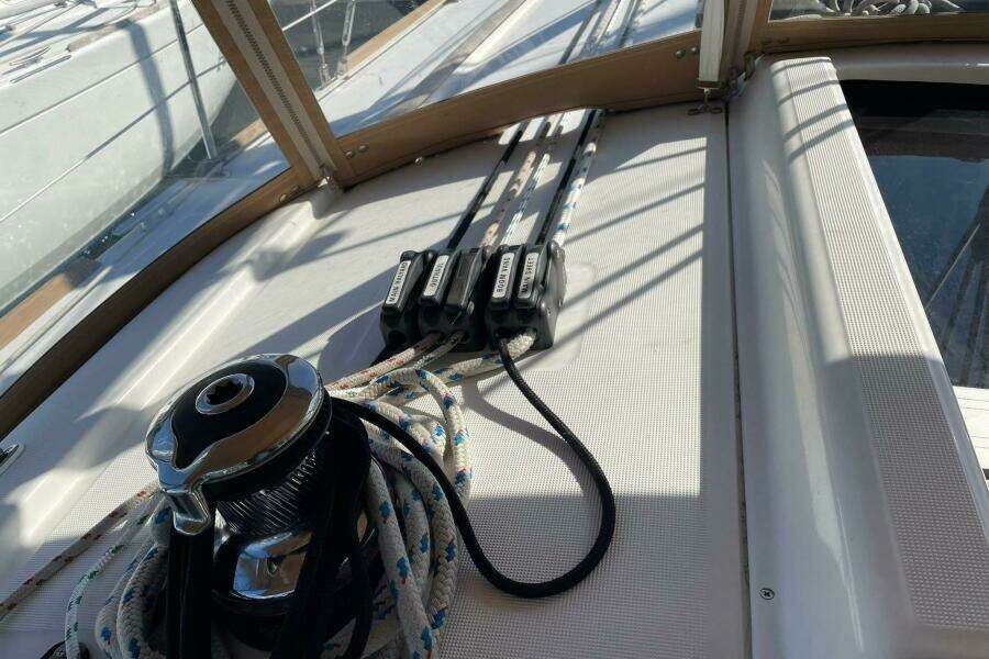 37ft Beneteau Yacht For Sale