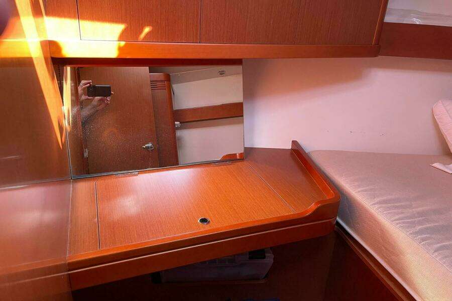 37ft Beneteau Yacht For Sale