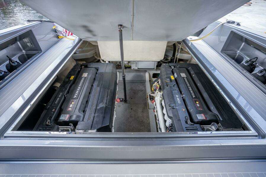 L O U  55ft VanDutch Yacht For Sale