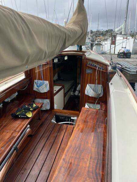 Jewel 32ft Kettenburg Yacht For Sale