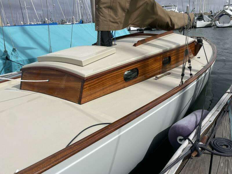 Jewel 32ft Kettenburg Yacht For Sale