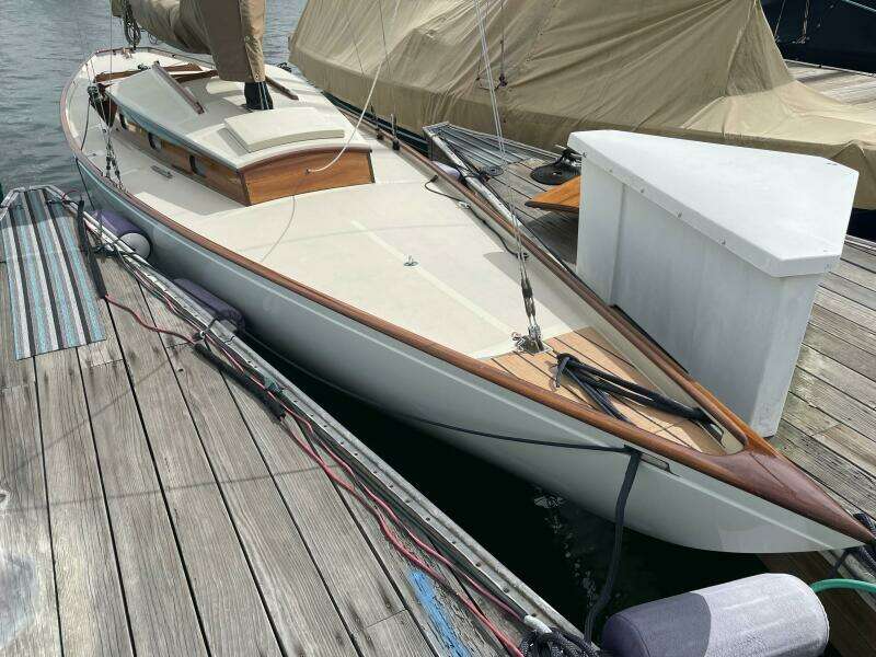Jewel 32ft Kettenburg Yacht For Sale