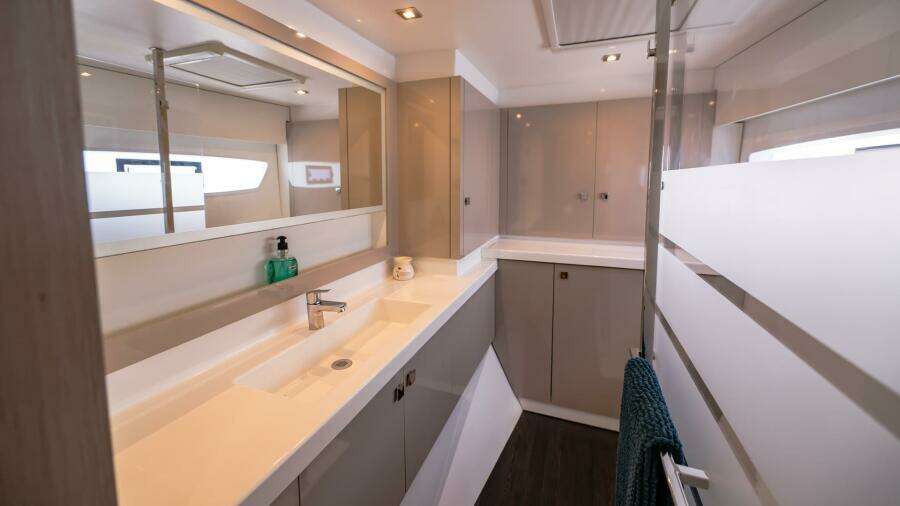Side Track 41ft Fountaine Pajot Yacht For Sale Side Track 41ft Fountaine Pajot Yacht For Sale