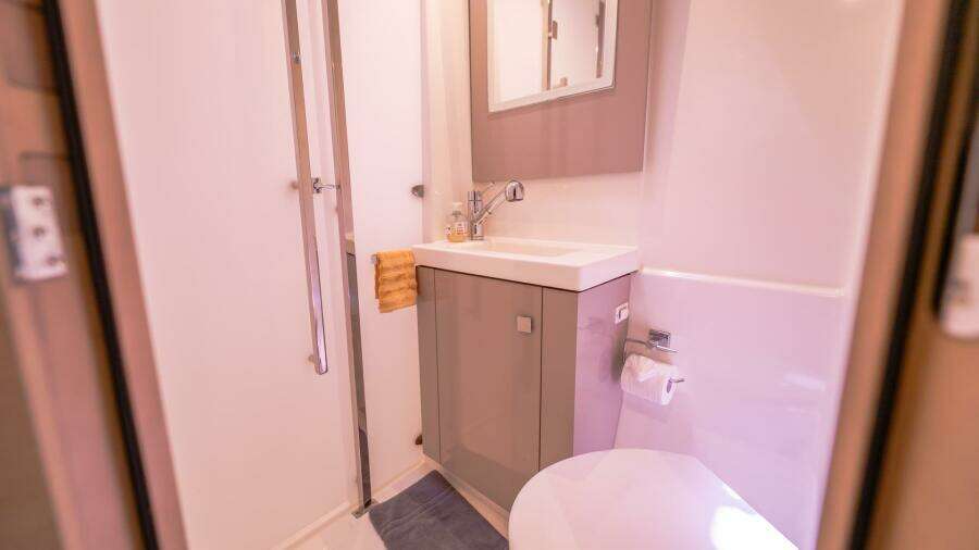 Side Track 41ft Fountaine Pajot Yacht For Sale Side Track 41ft Fountaine Pajot Yacht For Sale