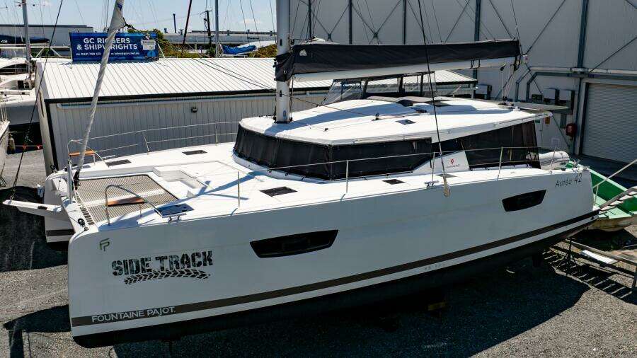 Side Track 41ft Fountaine Pajot Yacht For Sale Side Track 41ft Fountaine Pajot Yacht For Sale