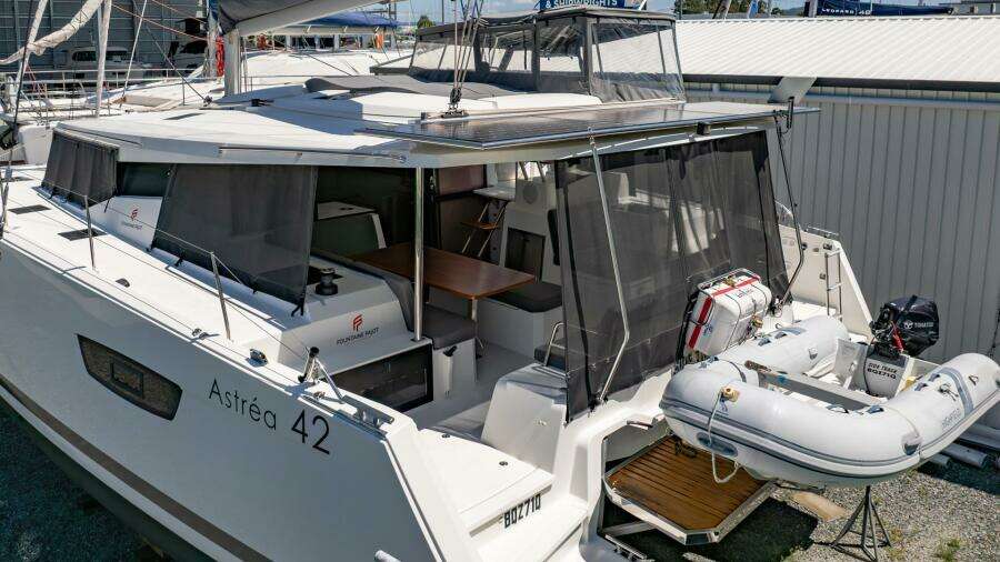 Side Track 41ft Fountaine Pajot Yacht For Sale Side Track 41ft Fountaine Pajot Yacht For Sale