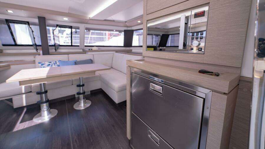 Side Track 41ft Fountaine Pajot Yacht For Sale Side Track 41ft Fountaine Pajot Yacht For Sale